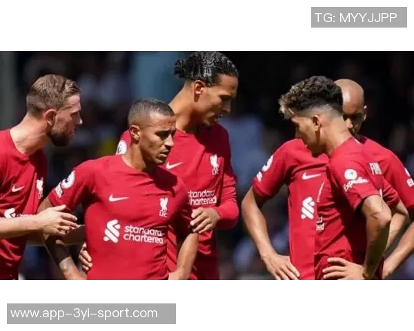 内维尔赞凯塞多为英超最佳中场卡拉格力挺赖斯更具全能与控球优势