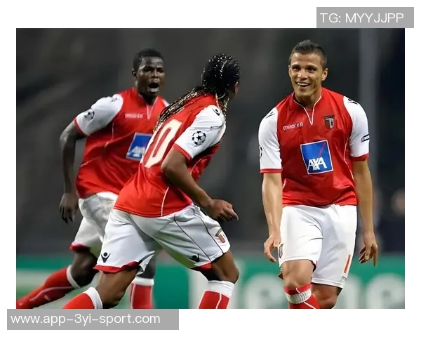 费耶诺德球场安保在欧联资格赛后遭袭警方持续调查中