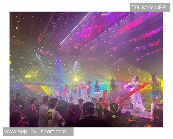 阿里纳斯谈生活选择:播客比夜店更有意义队友凌晨仍在狂欢 阿里纳斯谈生活选择:播客比夜店更有意义队友凌晨仍在狂欢