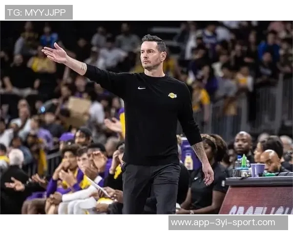 雷迪克谈首发阵容调整詹姆斯缺阵让球队选择变得更加复杂 雷迪克谈首发阵容调整詹姆斯缺阵让球队选择变得更加复杂