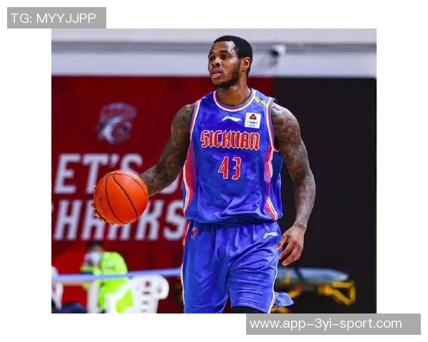 亨特表现出色第三节独得11分全场15投7中贡献19分三分球命中率高达375